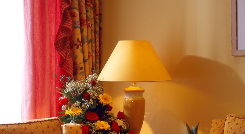 Relais & Chateaux Hotel Schwarzmatt Badenweiler Bilik gambar